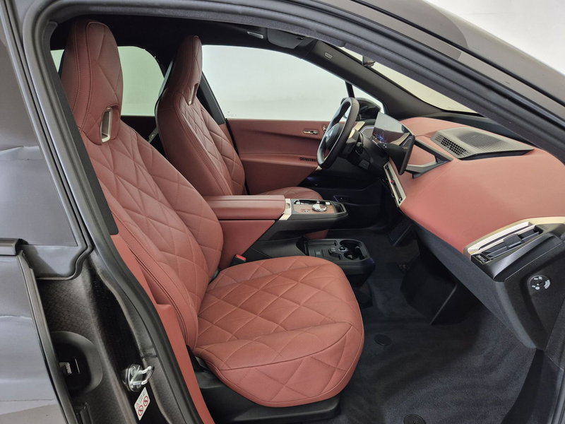 BMW iX usata a Torino (9)