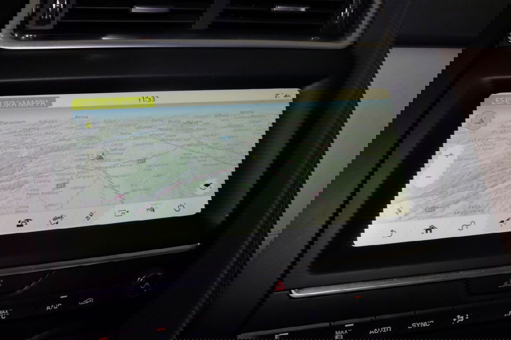 Jaguar E-Pace usata a Torino (11)