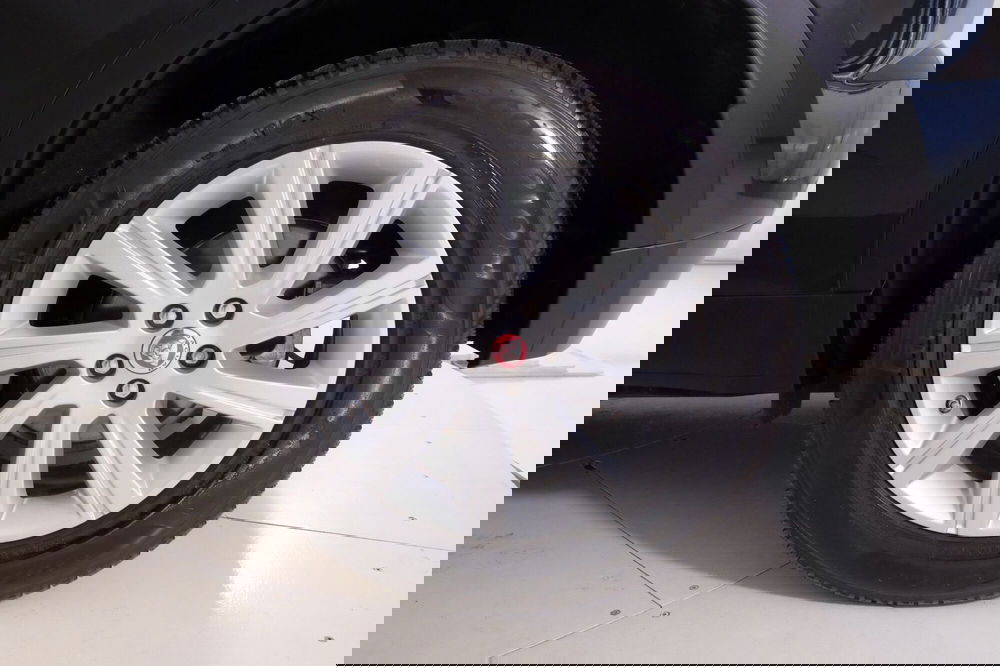 Jaguar E-Pace usata a Torino (9)