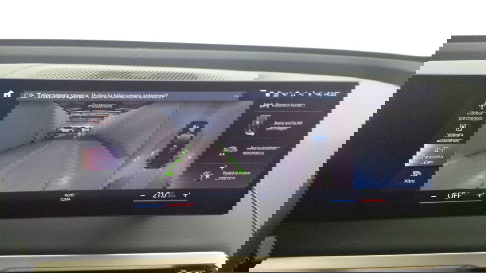 BMW iX usata a Torino (16)