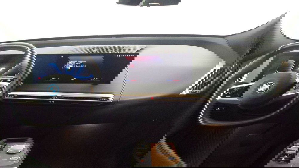 BMW iX usata a Torino (9)