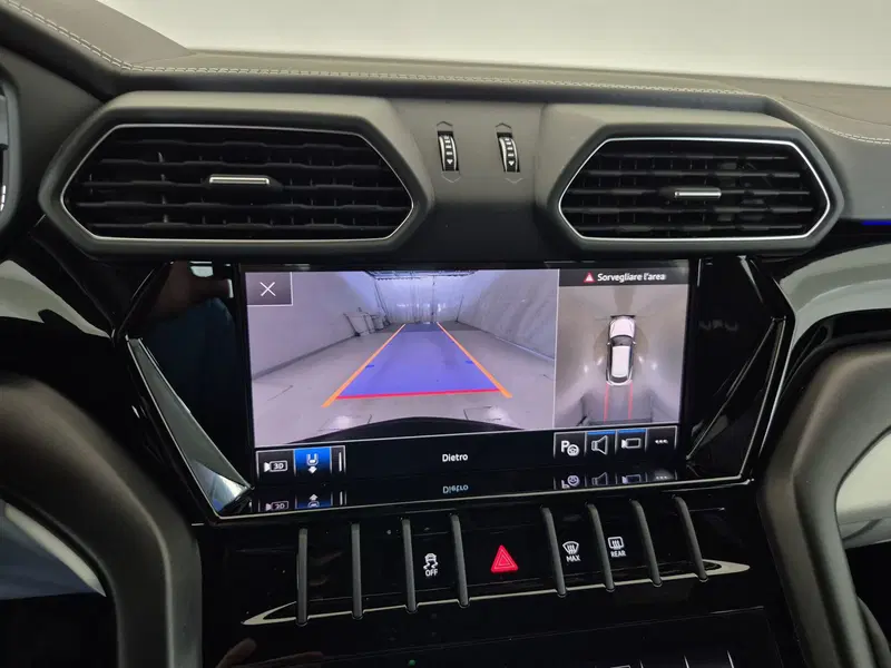 Lamborghini Urus usata a Torino (12)