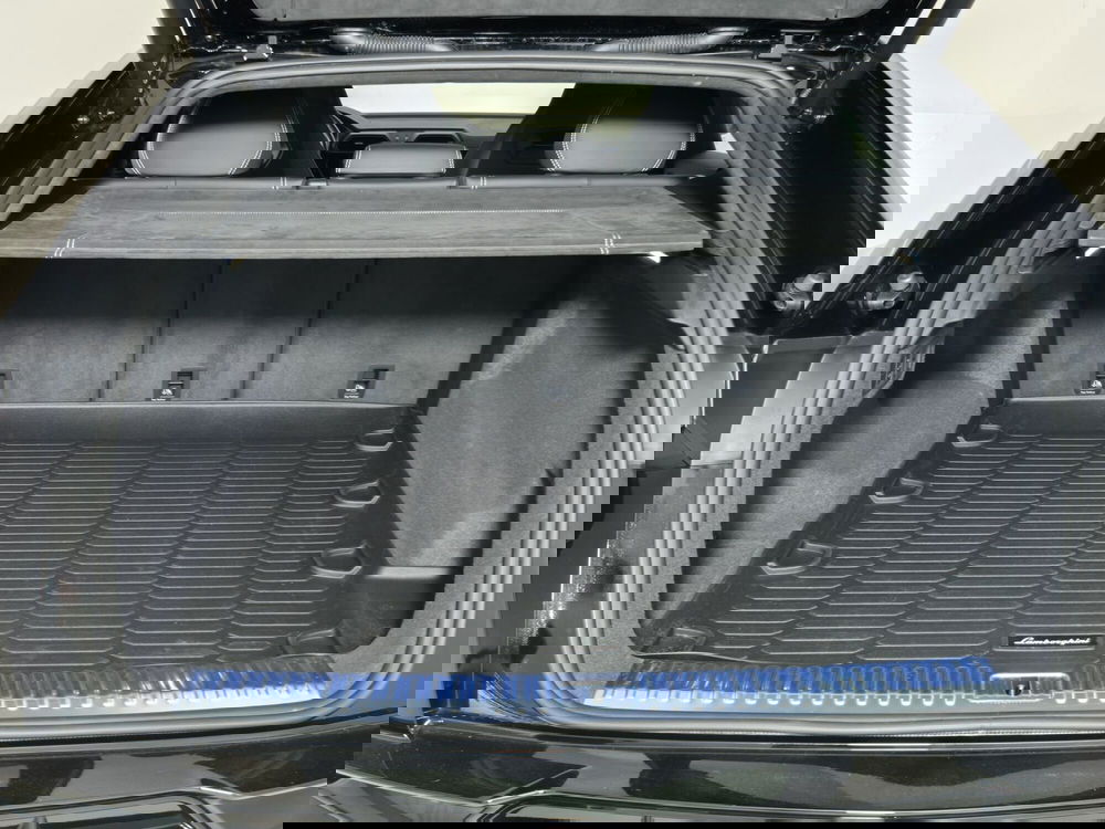 Lamborghini Urus usata a Torino (13)