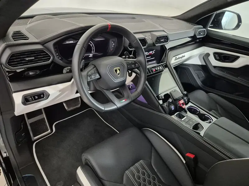 Lamborghini Urus usata a Torino (6)