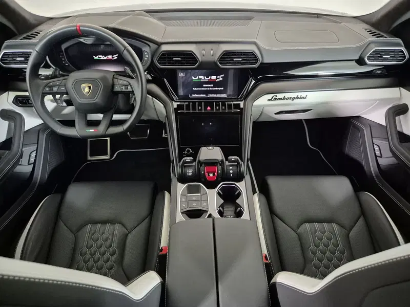Lamborghini Urus usata a Torino (8)