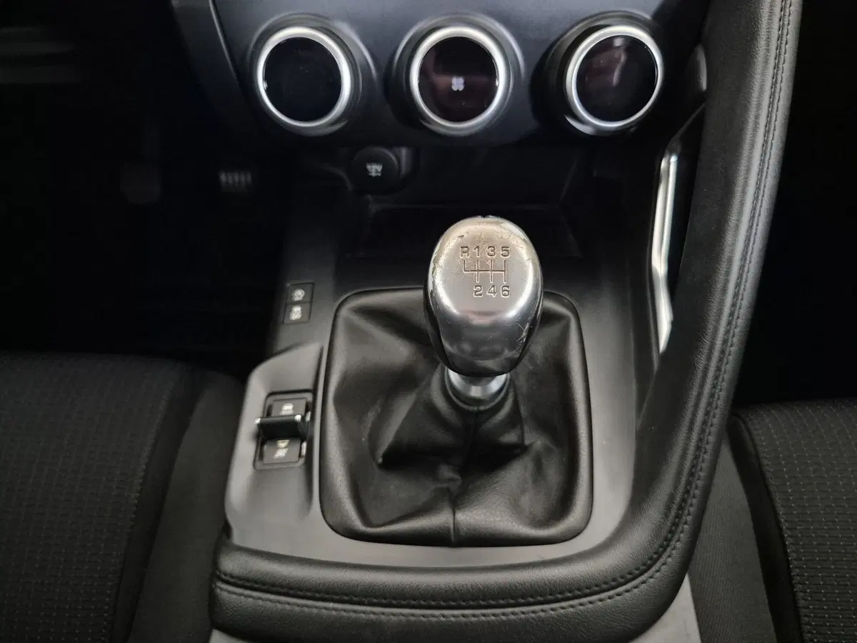 Jaguar E-Pace usata a Torino (10)