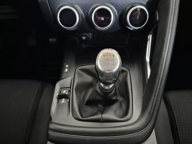Jaguar E-Pace usata a Torino (10)
