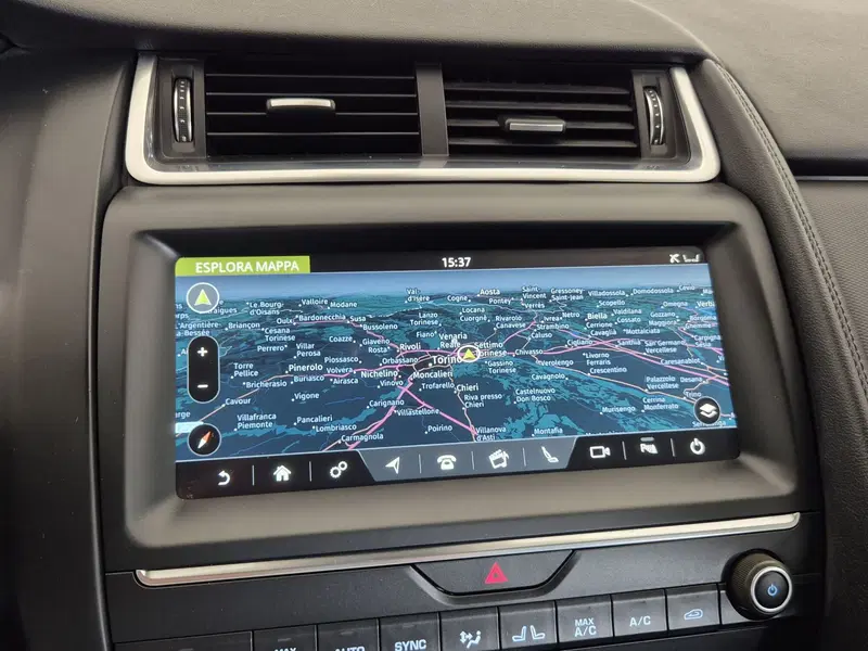 Jaguar E-Pace usata a Torino (11)