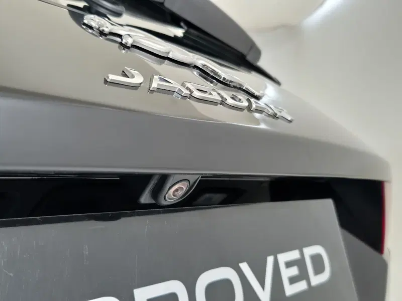 Jaguar E-Pace usata a Torino (16)