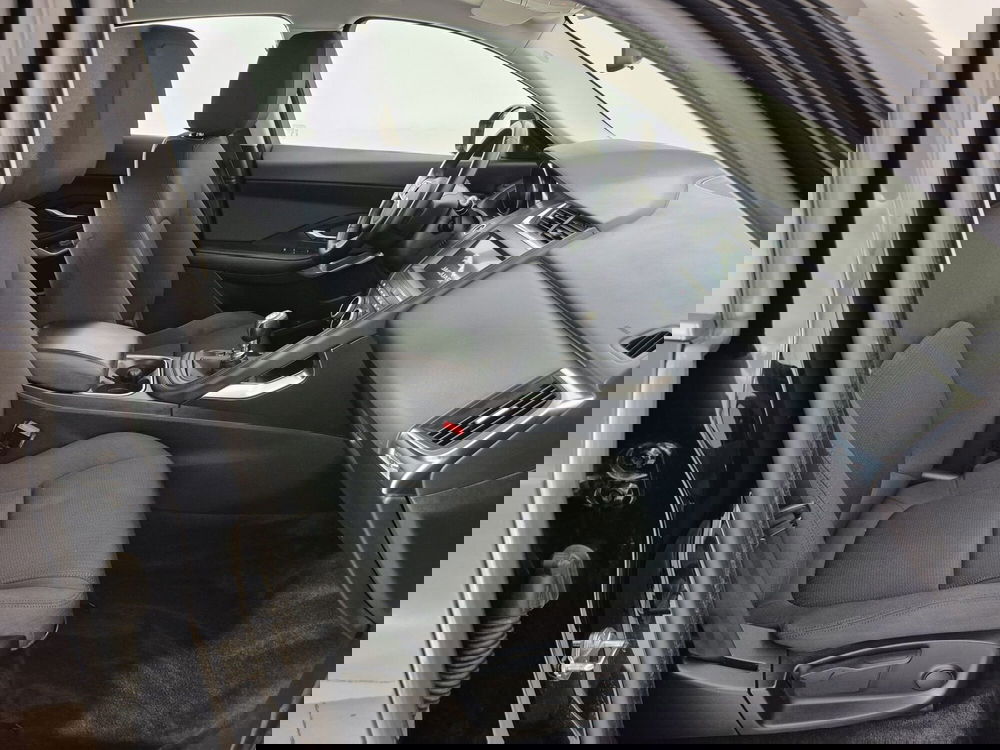 Jaguar E-Pace usata a Torino (3)