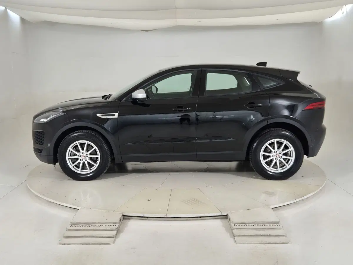 Jaguar E-Pace usata a Torino (6)
