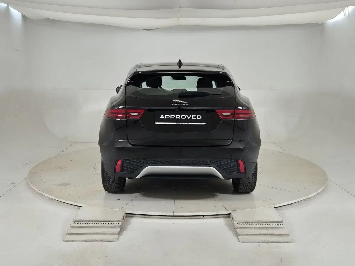Jaguar E-Pace usata a Torino (7)