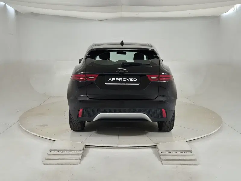 Jaguar E-Pace usata a Torino (7)