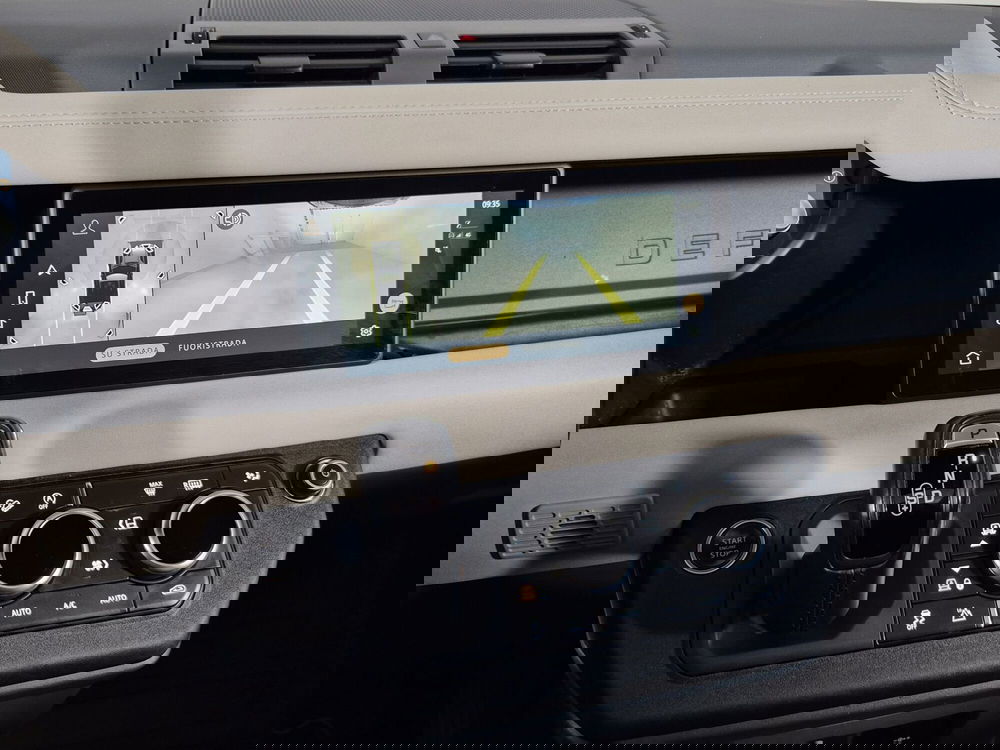 Land Rover Defender usata a Torino (16)