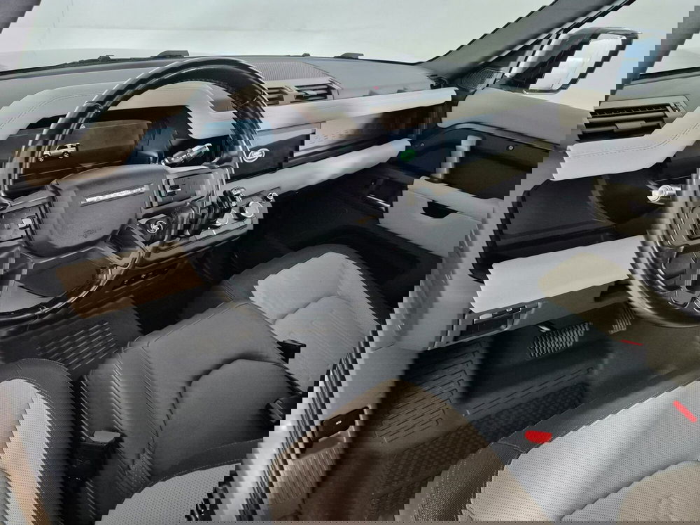 Land Rover Defender usata a Torino (17)