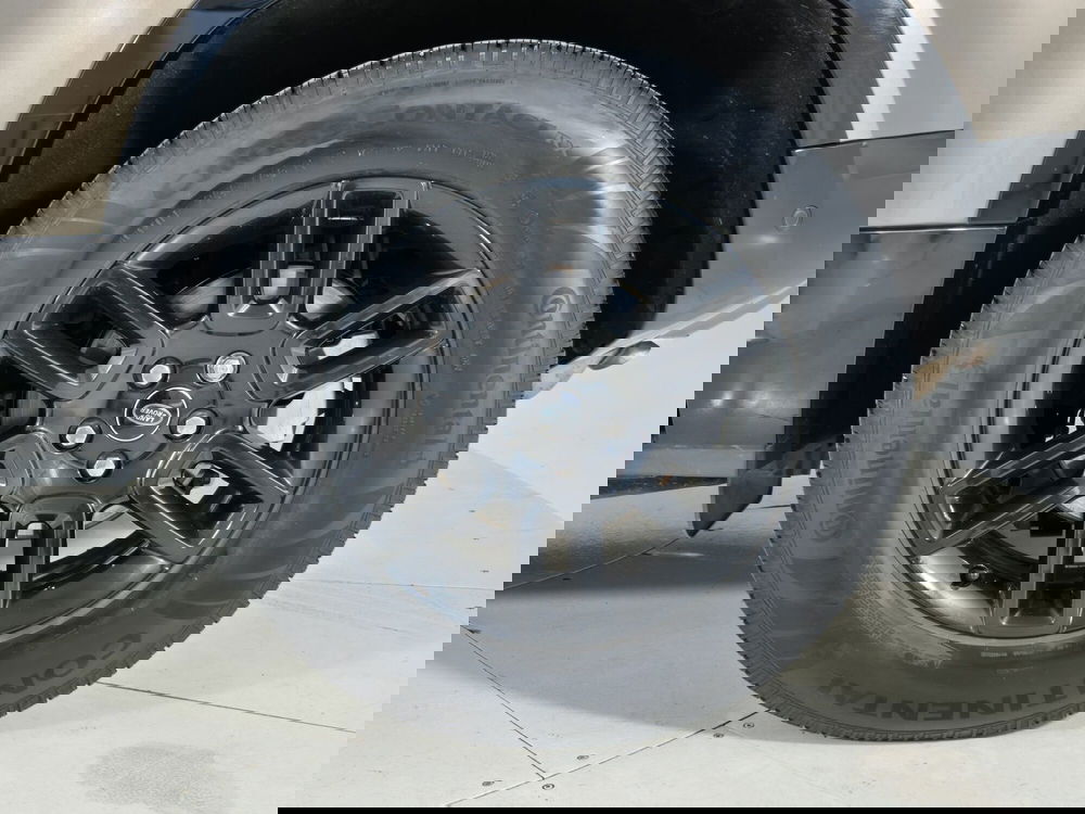 Land Rover Defender usata a Torino (9)