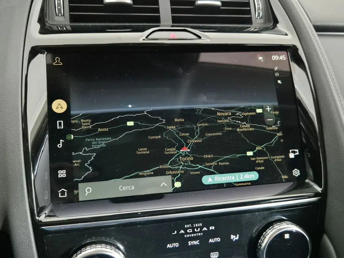 Jaguar E-Pace usata a Torino (11)