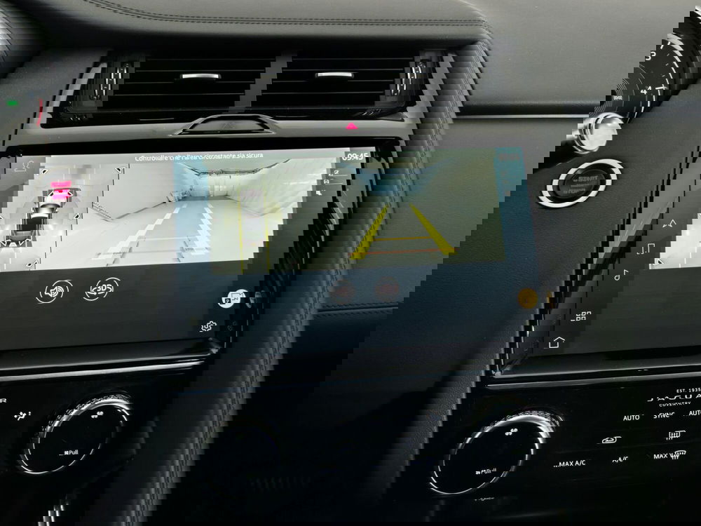 Jaguar E-Pace usata a Torino (14)