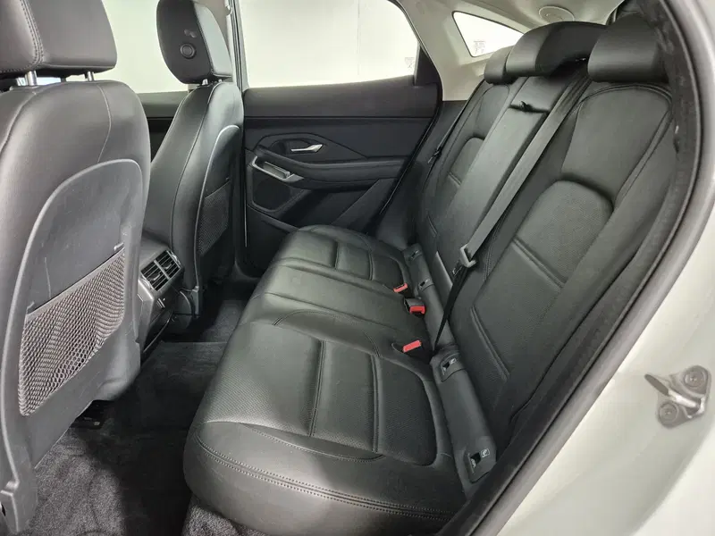Jaguar E-Pace usata a Torino (5)