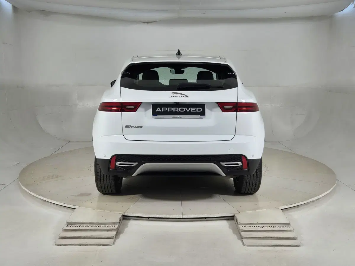Jaguar E-Pace usata a Torino (7)