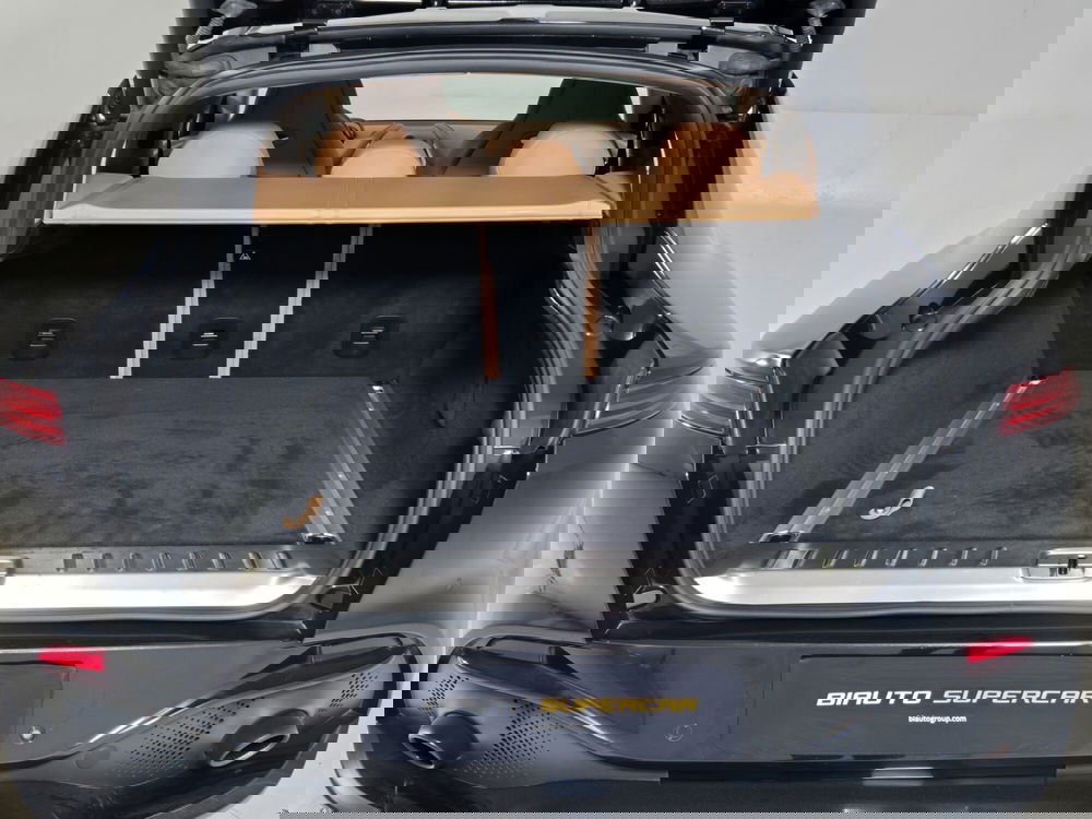 Aston Martin DBX usata a Torino (12)