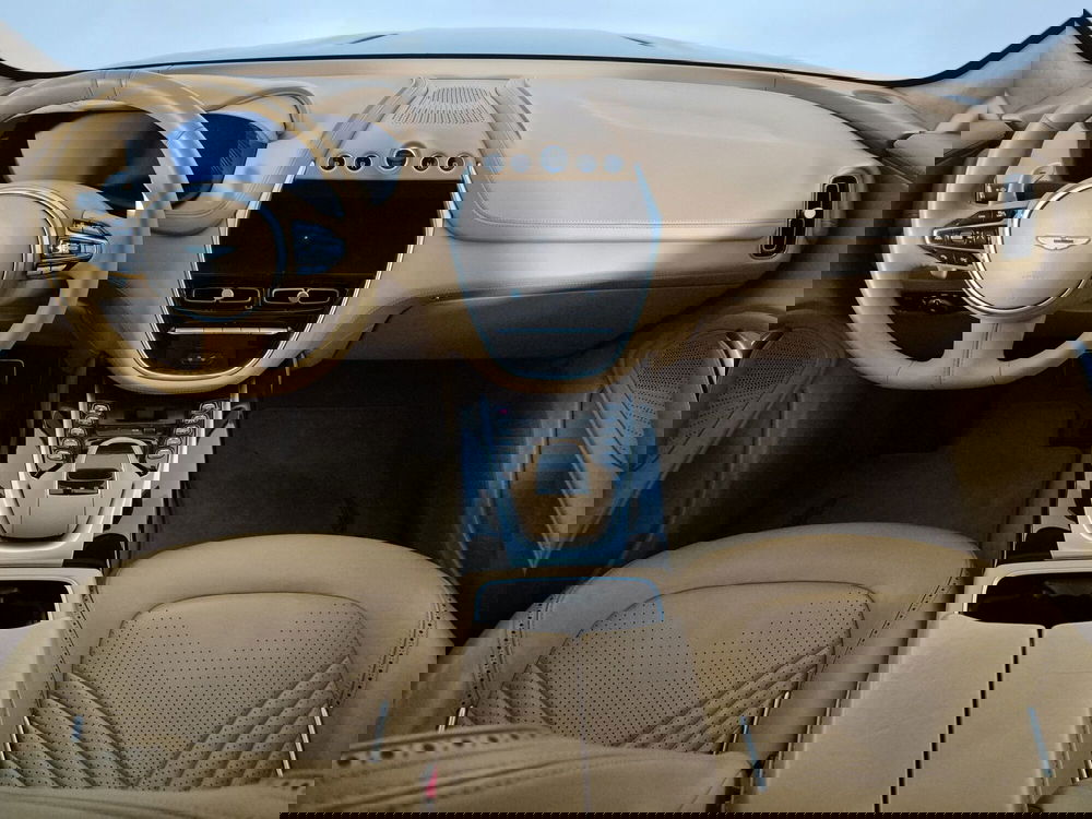 Aston Martin DBX usata a Torino (7)