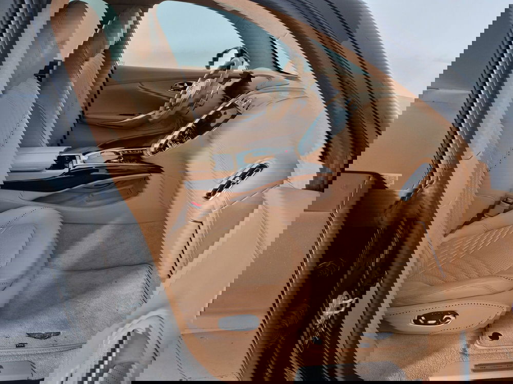 Aston Martin DBX usata a Torino (8)