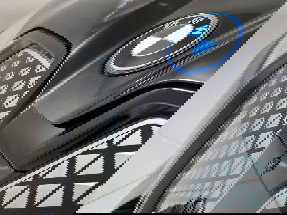 BMW iX usata a Torino (18)