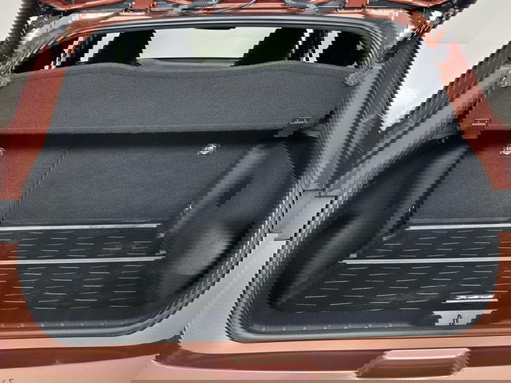 Lexus LBX usata a Torino (13)