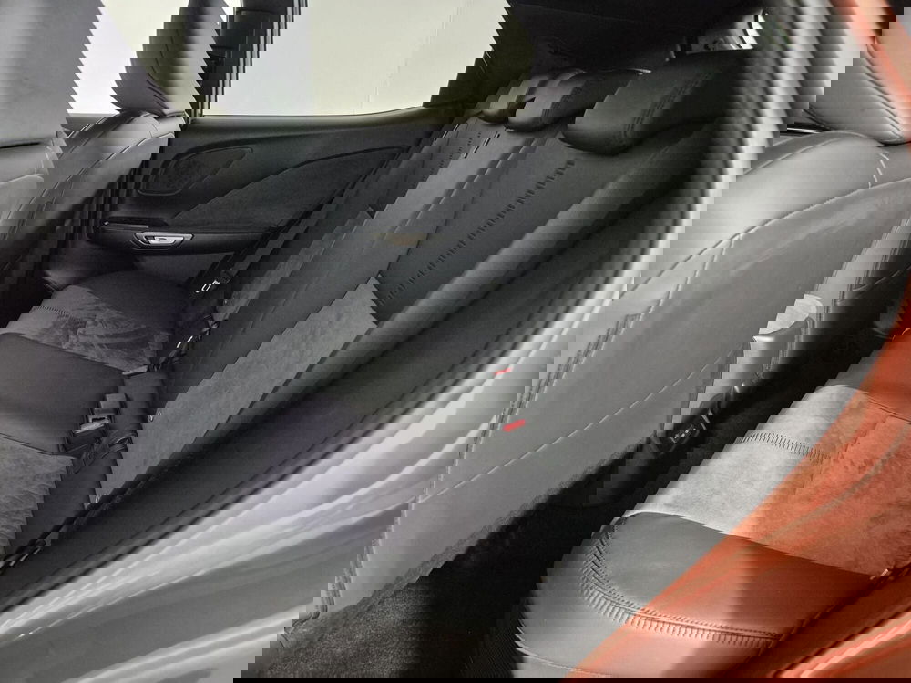 Lexus LBX usata a Torino (7)