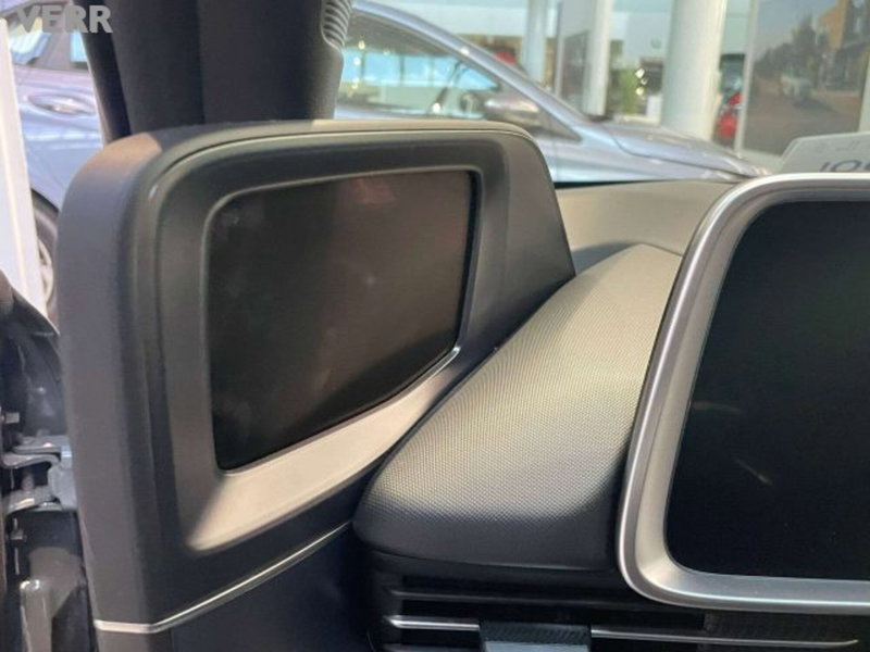 Hyundai Ioniq 6 nuova a Milano (12)