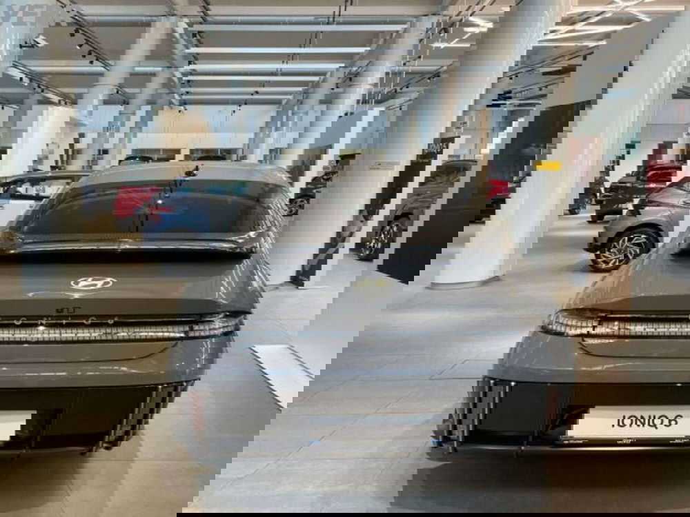 Hyundai Ioniq 6 nuova a Milano (2)