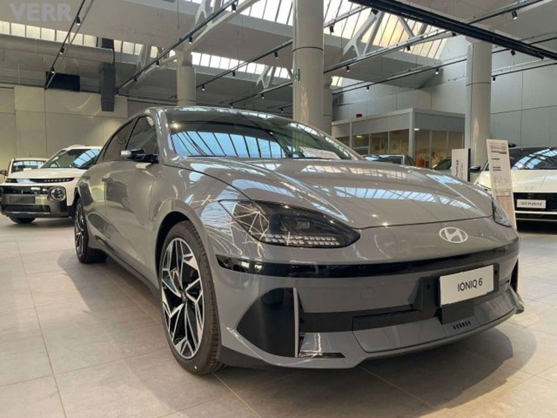 Hyundai Ioniq 6 nuova a Milano (5)