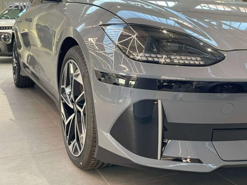 Hyundai Ioniq 6 nuova a Milano (6)