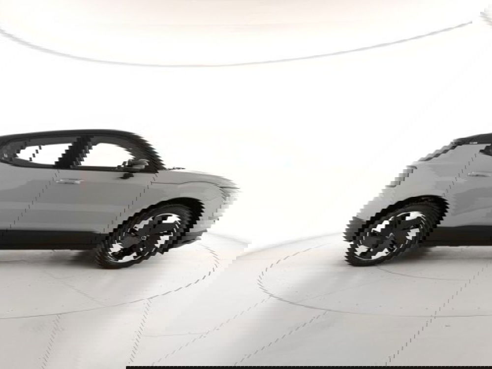 Volvo EX30 nuova a Modena (7)