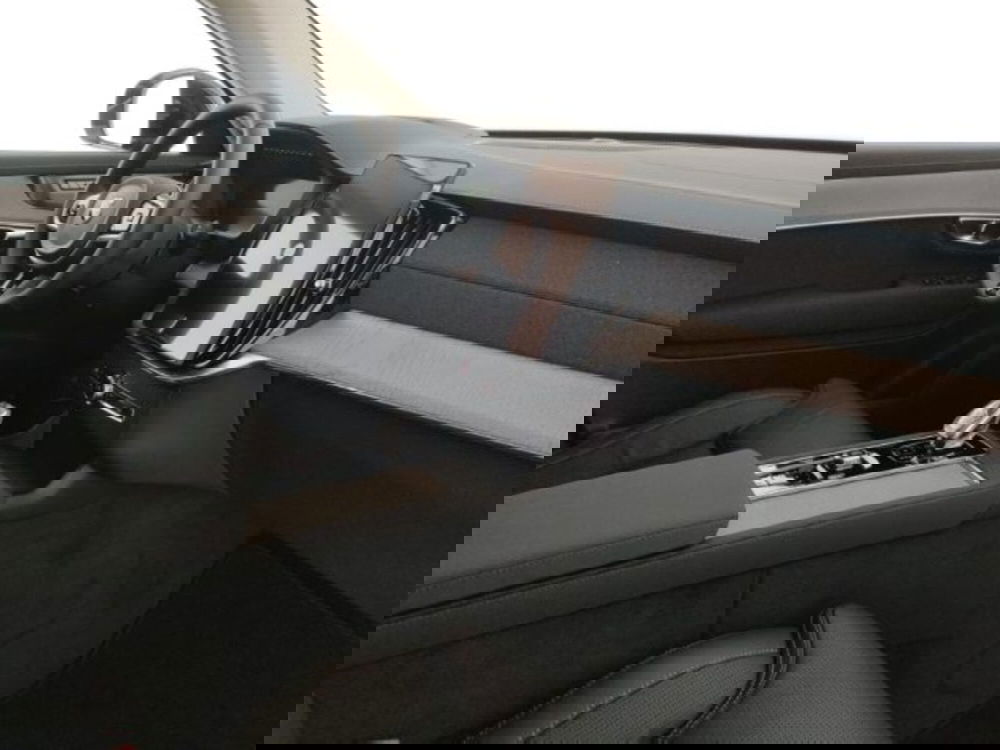 Volvo XC90 nuova a Modena (12)