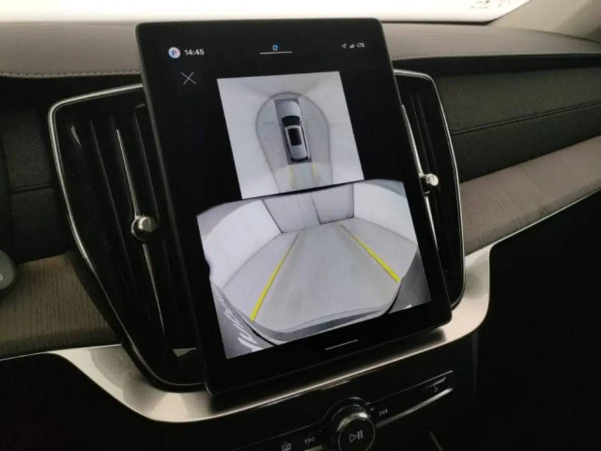 Volvo XC90 nuova a Modena (15)