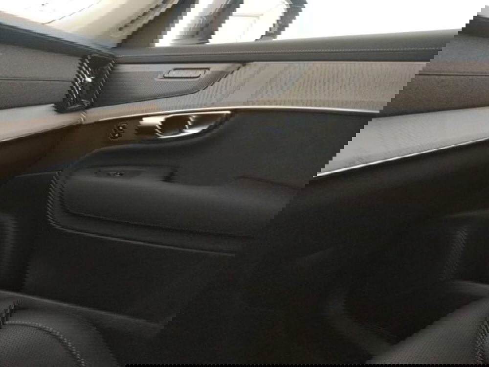 Volvo XC90 nuova a Modena (17)