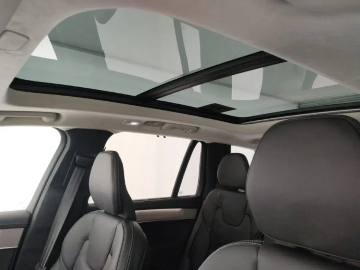 Volvo XC90 nuova a Modena (18)