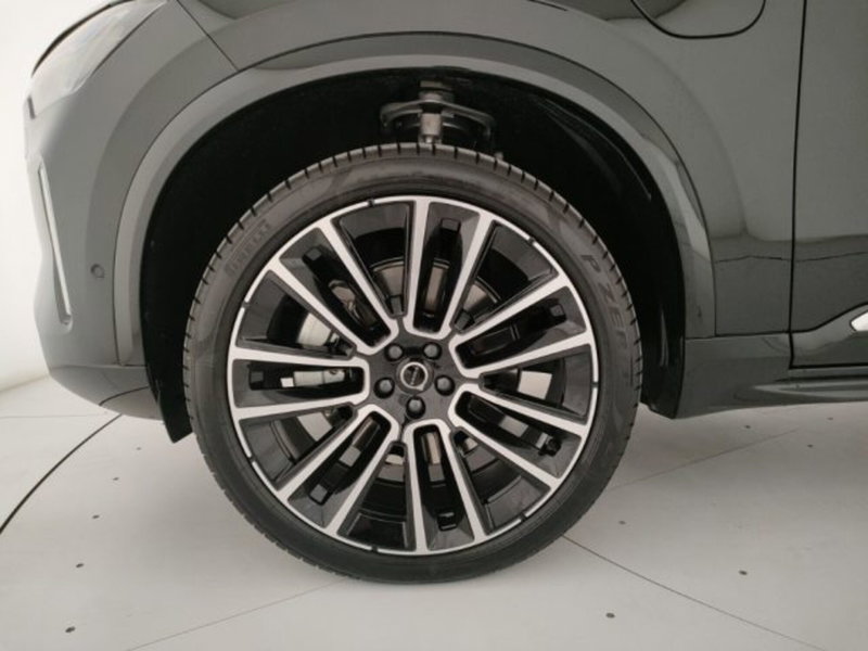 Volvo XC90 nuova a Modena (8)