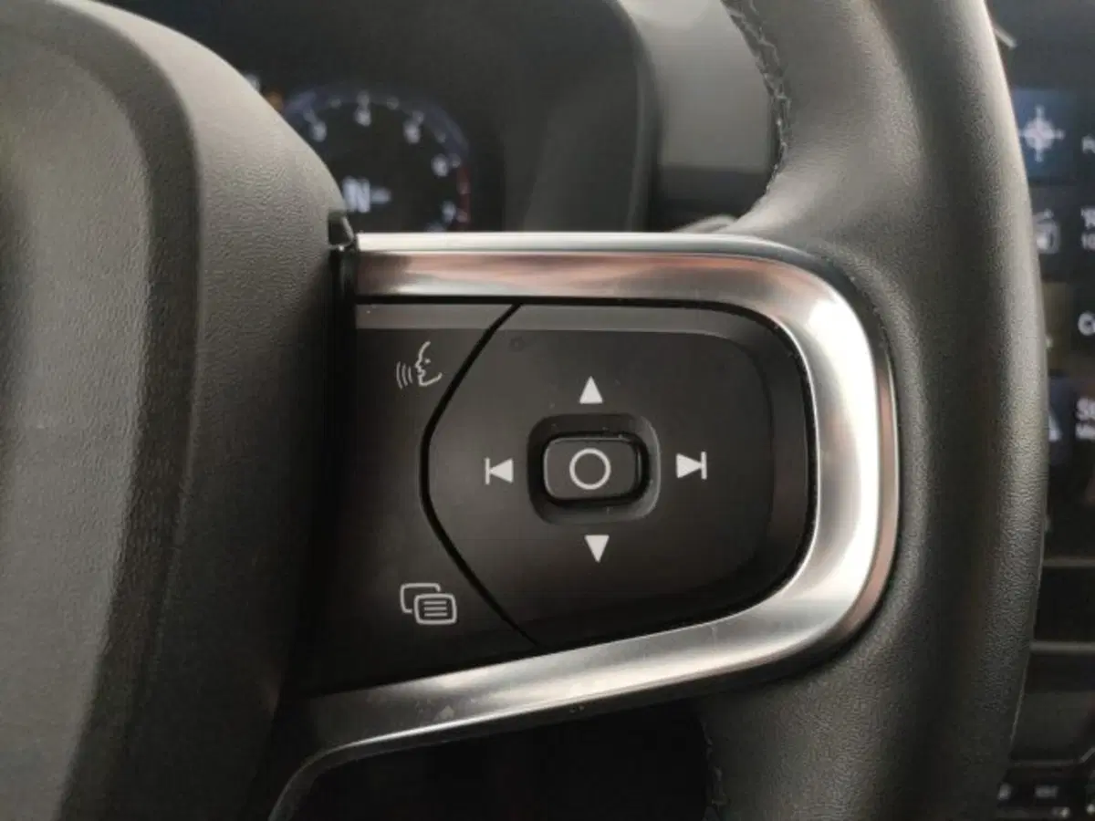 Volvo XC40 usata a Modena (18)