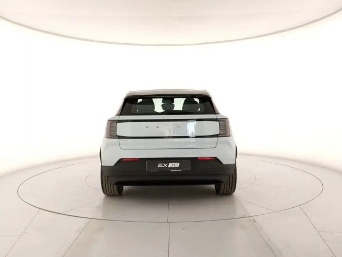 Volvo EX30 nuova a Modena (5)