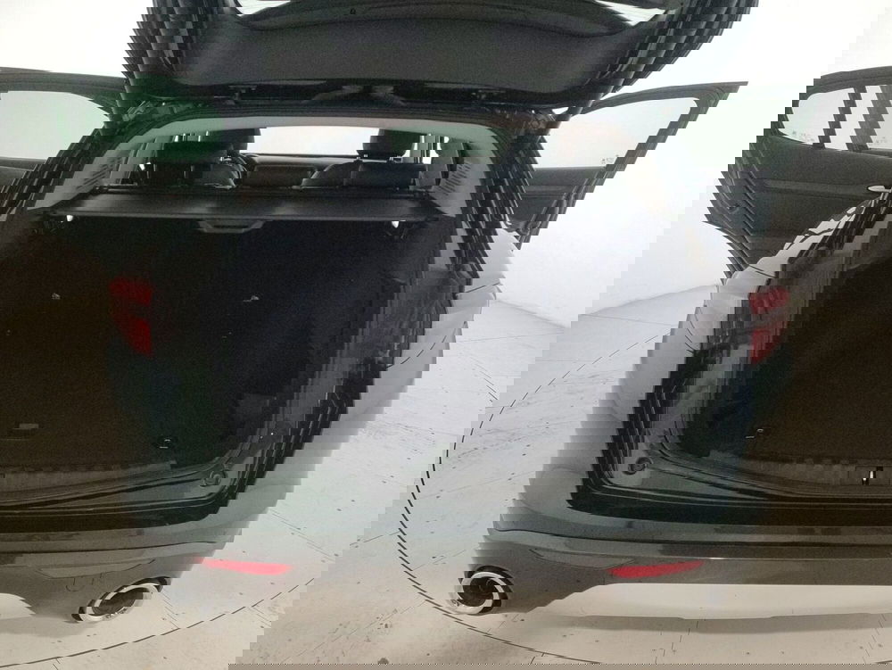 Alfa Romeo Stelvio usata a Alessandria (11)