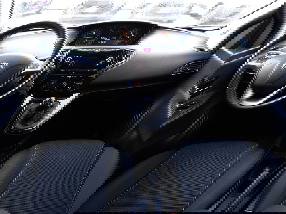 Lancia Ypsilon usata a Padova (12)