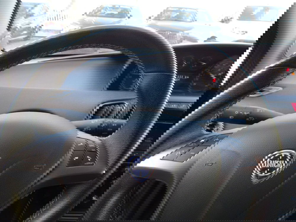 Lancia Ypsilon usata a Padova (13)