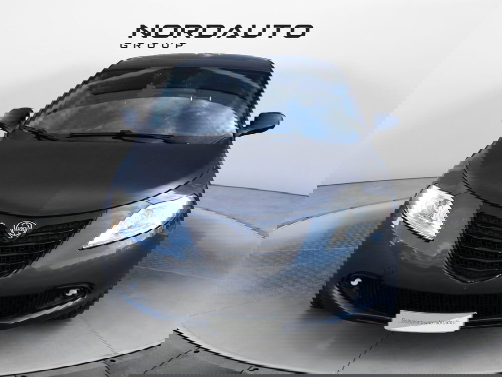 Lancia Ypsilon usata a Padova (2)