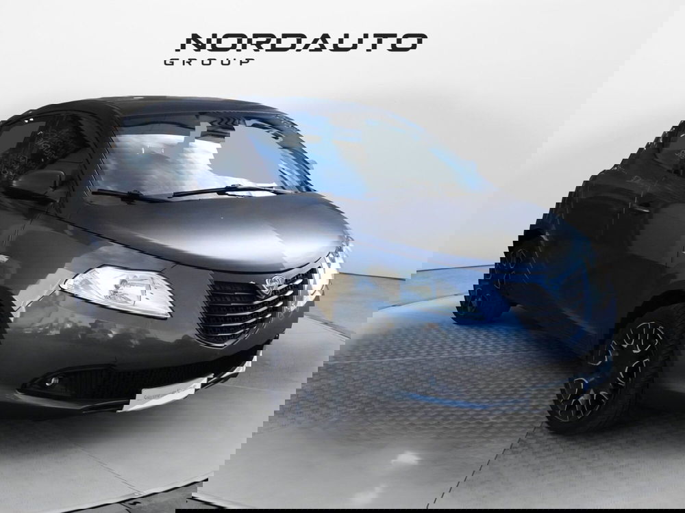 Lancia Ypsilon usata a Padova (3)