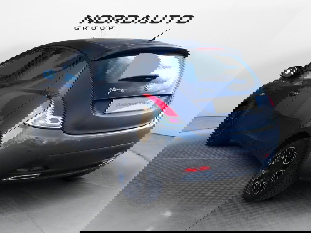 Lancia Ypsilon usata a Padova (5)