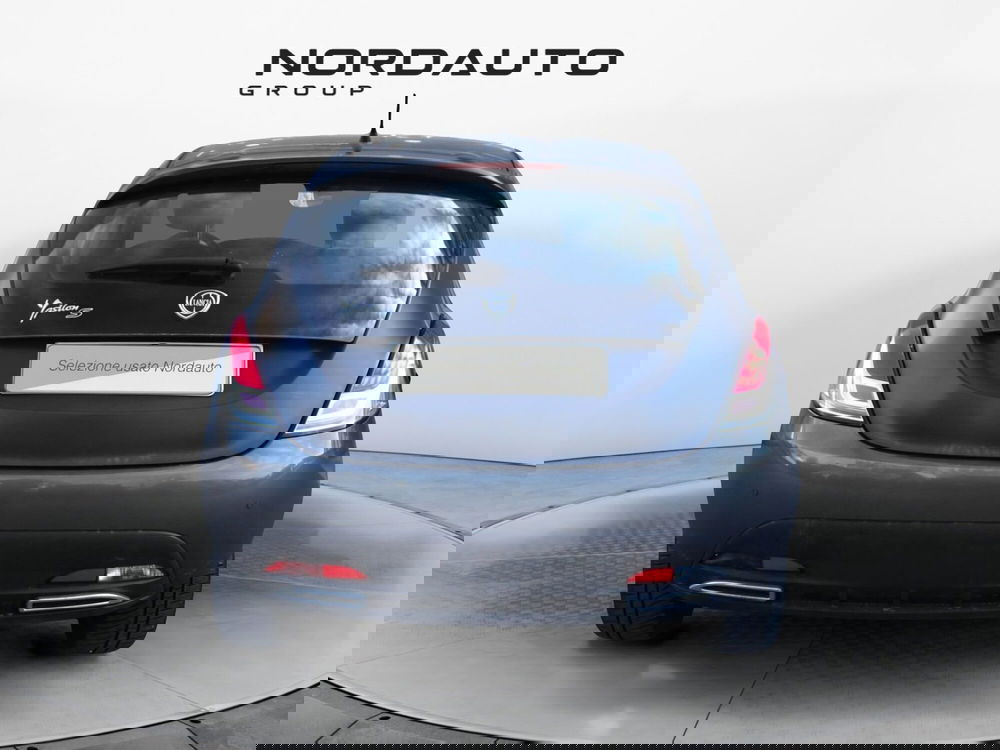 Lancia Ypsilon usata a Padova (6)