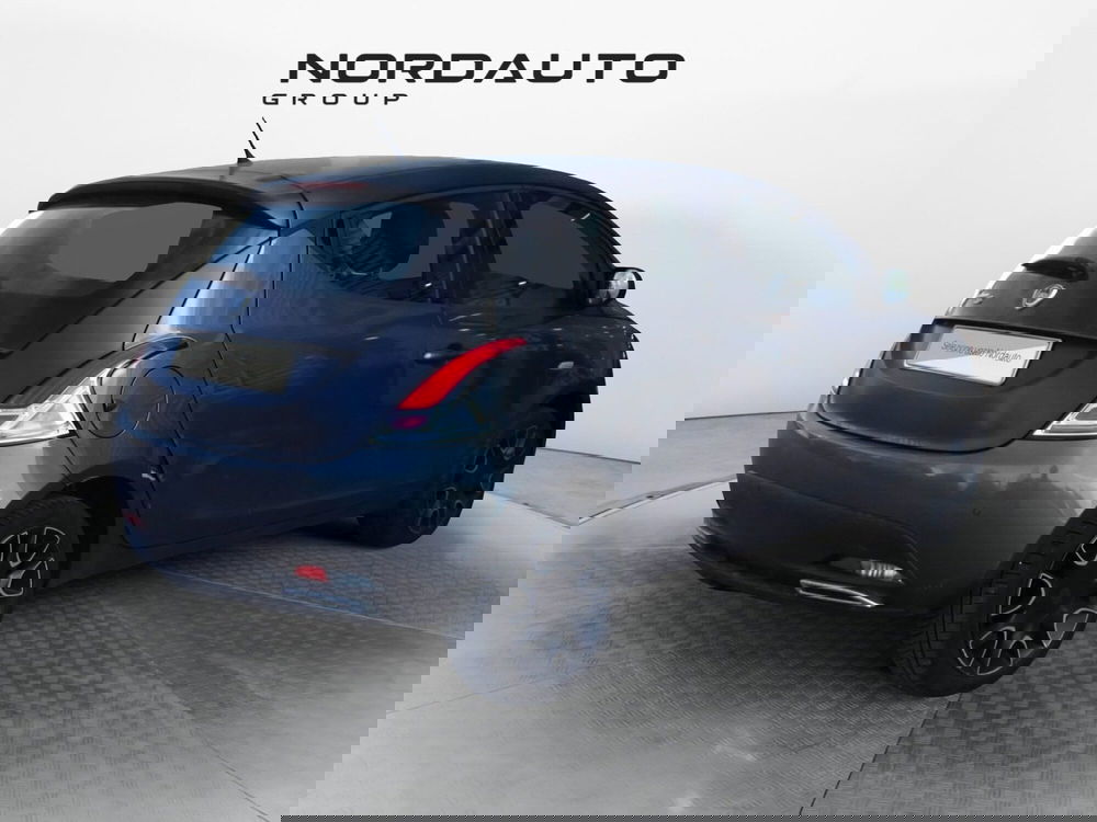 Lancia Ypsilon usata a Padova (7)